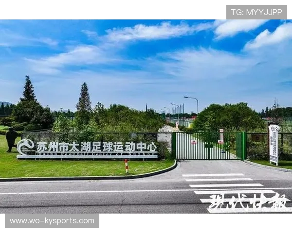 足球俱乐部在青训中制定未成年球员信息保护与数据使用规范，足球青训俱乐部管理制度